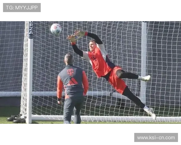 诺伊尔伤愈后首训 与德比出战仍存疑